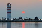 Sonnenuntergang an der Mole mit Leuchtturm - HDR-Foto © Gerhard Obermayr